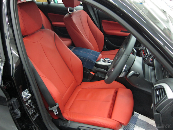 BMWM135iガラスコーティング施工、座席シート画像