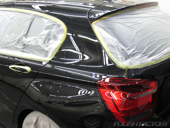 BMWM135iガラスコーティング施工、下地処理中画像