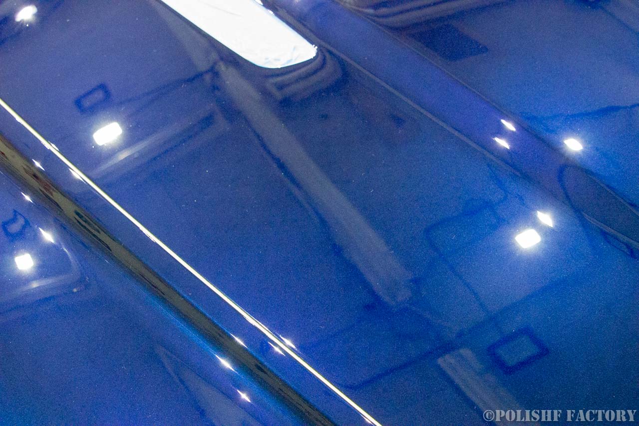 小山薫堂さんの愛車、ASTON MARTIN DB9のボンネットの線傷や雨シミ除去後画像