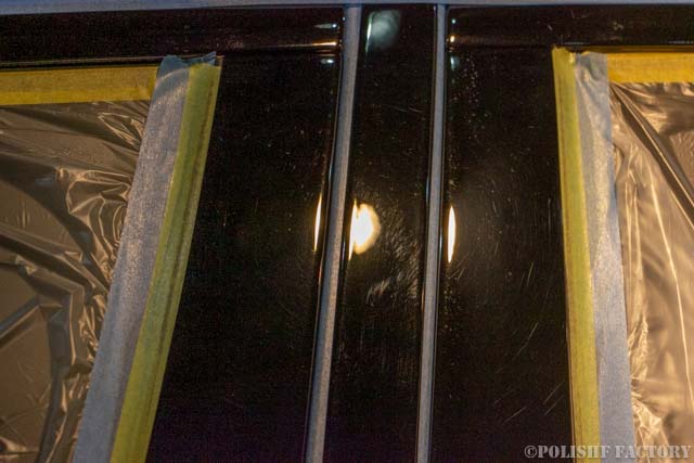 ガラスコーティングで入庫のROLLS-ROYCE CullinanのBピラー部線傷画像