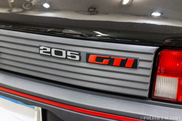 Peugeot 205GTIエンブレム