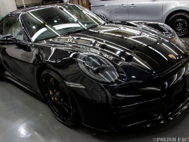 セラミックコーティング施工例のポルシェ911GTSブラック