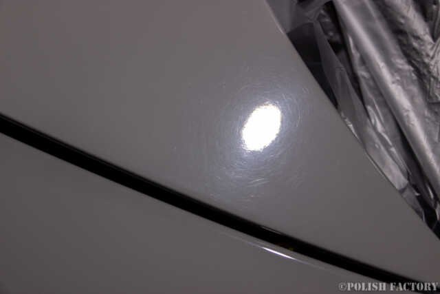 ポルシェ911GT3/992コーティングの入庫時のボンネットの線傷