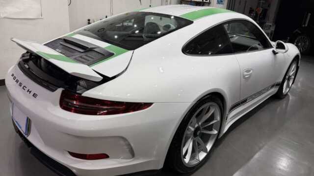 ポルシェ911R施工後のリアビュー