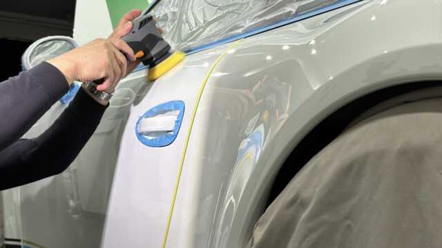 ポルシェ911R研磨作業前の塗装確認