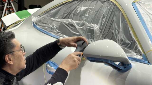 ポルシェ911R細部研磨作業