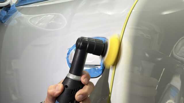 ポルシェ911Rの塗装研磨作業