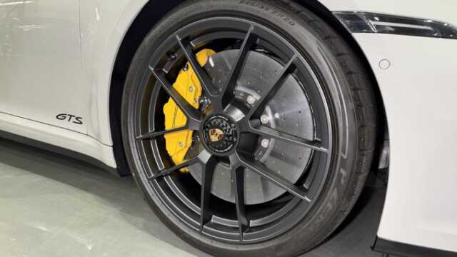 ポルシェ911カレラ4GTS BLACKセラミックコーティング施工後の仕上がり 4