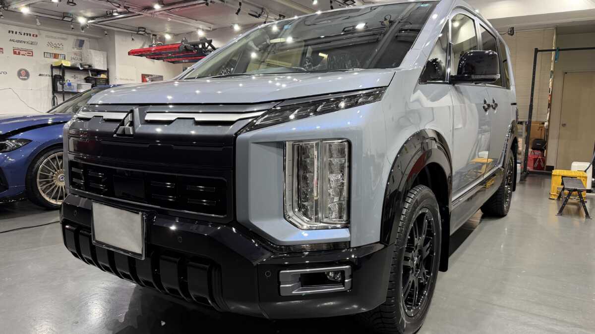 三菱デリカD5のセラミックコーティング施工画像