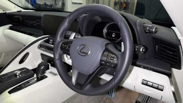 レクサスLC500 Pinnacle 施工後内装画像1