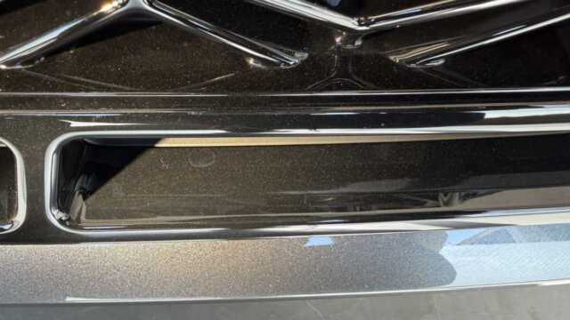 アウディRS3の新車時に見られた微細傷の確認