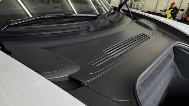 ポルシェ911カレラ4GTS研磨作業と下地処理 3