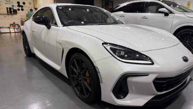 スバルBRZ STIスポーツ クリスタルホワイト・パール BLACKセラミックコーティング施工後