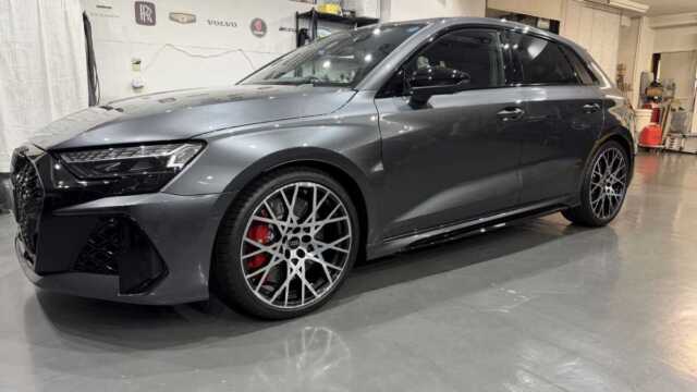 アウディRS3 Sportback完成画像