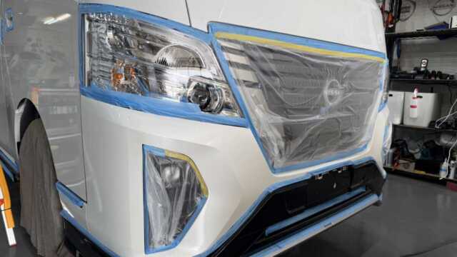 日産キャラバン 新車専用下地調整作業画像2