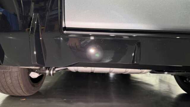 BMW 120d スカイスクレイパー・グレー施工後フロントサイド画像
