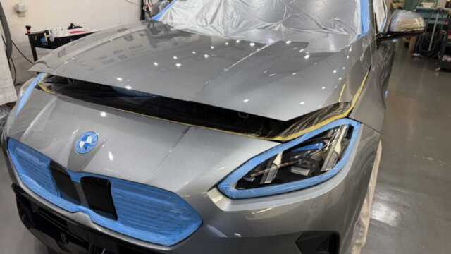 BMW 120d 黒いピラー下地処理画像1