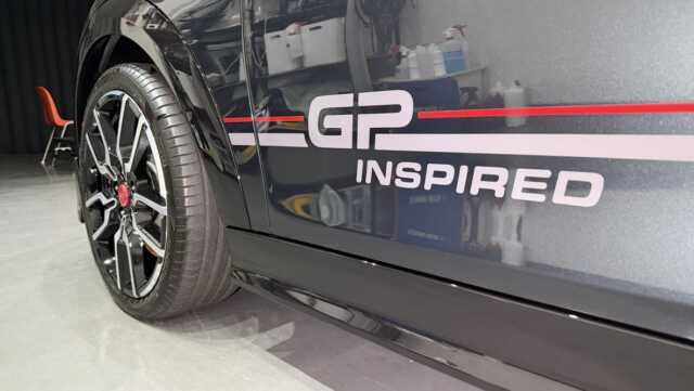 MINI Cooper GP Inspired Edition 施工後フロントグリル画像