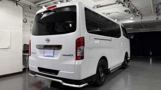 日産キャラバン ピュアホワイトパール施工後フロントサイド画像