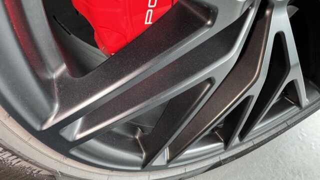 ポルシェ マカンGTS 施工前の細部汚れ確認画像2