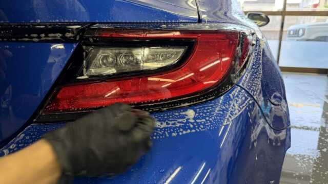 スバル BRZ STIスポーツ TYPE RA 新古車向け下地調整作業画像1
