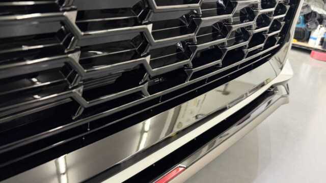 トヨタRAV4 PHEV GR SPORT フロントグリル施工後