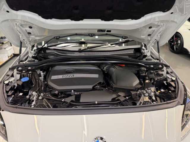 BMW 120 施工後ボンネット画像
