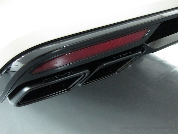 メルセデス・ベンツ S63 AMG 4マチックロングガラスコーティング施工、エグゾーストエンド画像