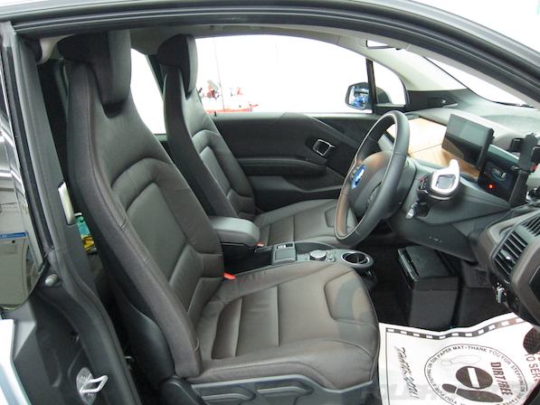 BMW i3 レンジエクステンダー装着車ガラスコーティング施工運転席画像