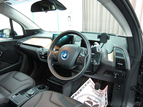 BMW i3 レンジエクステンダー装着車ガラスコーティング施工ハンドル画像