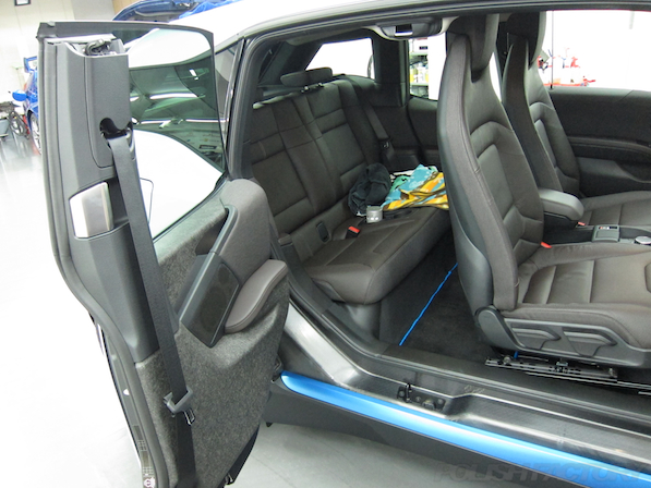 BMW i3 レンジエクステンダー装着車ガラスコーティング施工観音開き画像