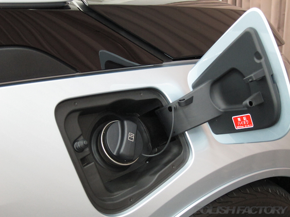 BMW i3 レンジエクステンダー装着車ガラスコーティング施工給油口画像