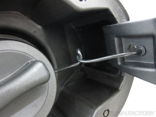 メルセデス・ベンツ S63 AMG 4マチッククーペにガラスコーティング施工給油口キャップ画像