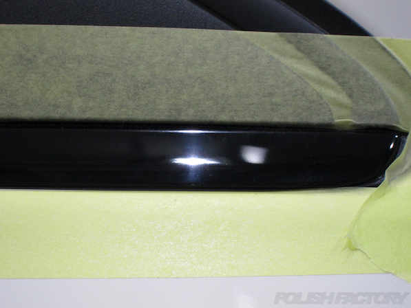 メルセデス・ベンツ B250のガラスコーティング施工時メッキモール腐食除去後画像