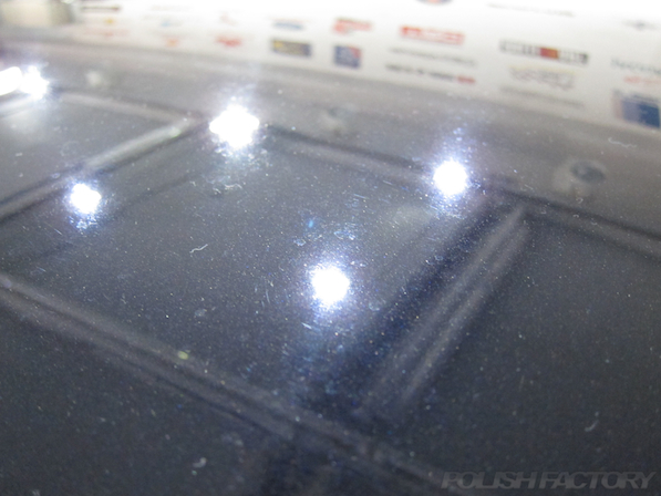 VW ゴルフ GTIにガラスコーティング施工、マスキング下地処理中画像
