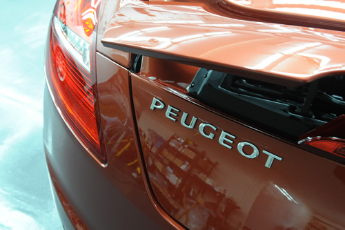 プジョー Peugeot RCZ 磨きガラスコーティング 施工画像